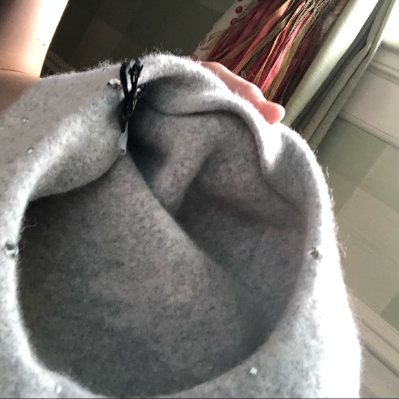 NWT - Light Gray Crystal Beret ✨ - Picture 6 of 8